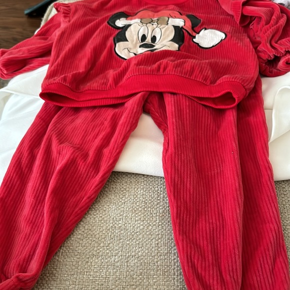 Preowned/final sale two piece set by Disney - Picture 3 of 3